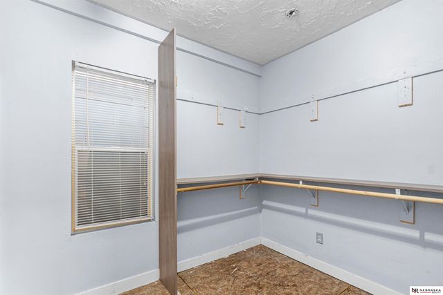 2707 Howard Street, Omaha, NE 68105