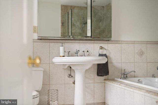 13 E NEWFIELD WAY, Bala Cynwyd, PA 19004