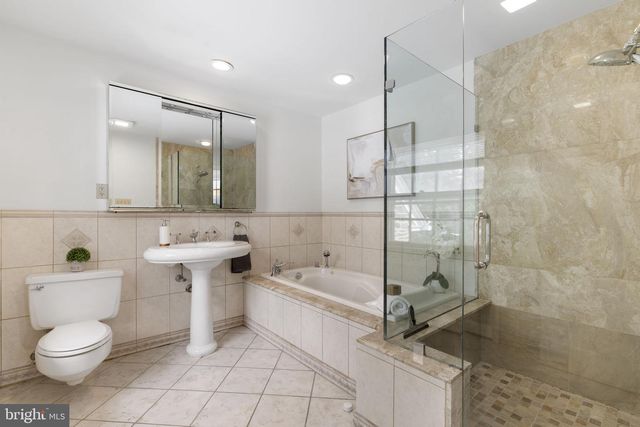 13 E NEWFIELD WAY, Bala Cynwyd, PA 19004