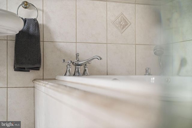 13 E NEWFIELD WAY, Bala Cynwyd, PA 19004