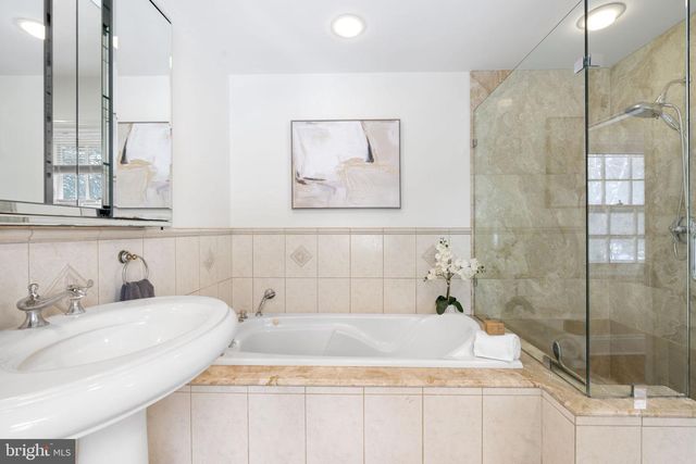 13 E NEWFIELD WAY, Bala Cynwyd, PA 19004