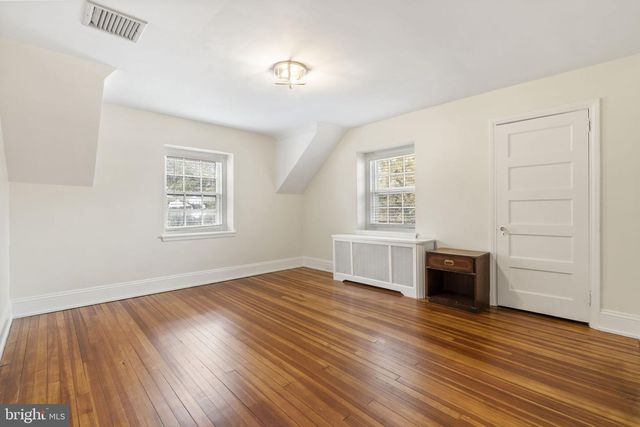 13 E NEWFIELD WAY, Bala Cynwyd, PA 19004