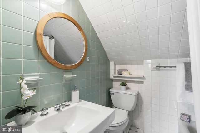 13 E NEWFIELD WAY, Bala Cynwyd, PA 19004