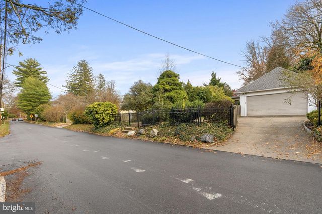 13 E NEWFIELD WAY, Bala Cynwyd, PA 19004