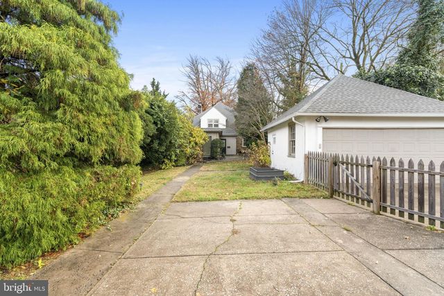 13 E NEWFIELD WAY, Bala Cynwyd, PA 19004