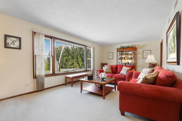 120 Apple Avenue, Lemont, IL 60439