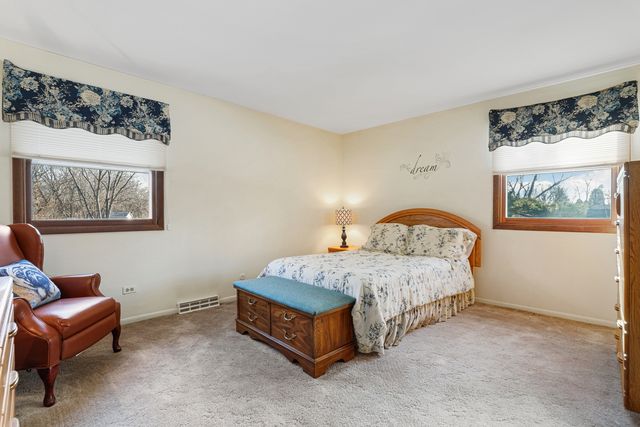 120 Apple Avenue, Lemont, IL 60439