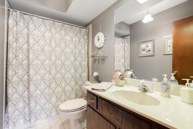 120 Apple Avenue, Lemont, IL 60439