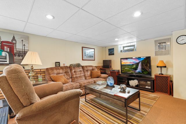 120 Apple Avenue, Lemont, IL 60439