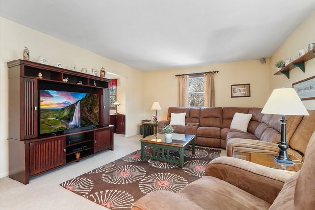 120 Apple Avenue, Lemont, IL 60439