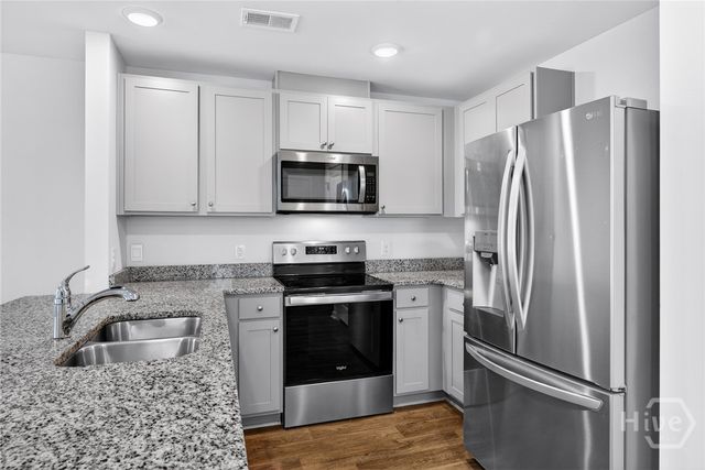 215 Coneflower Road, Bloomingdale, GA 31302