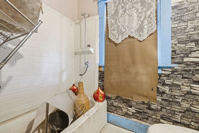 16001 Loomis Avenue, Harvey, IL 60426