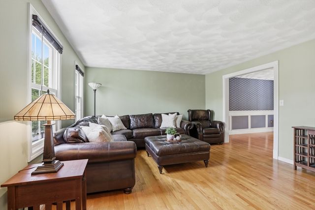 6 Packard Street, Woburn, MA 01801