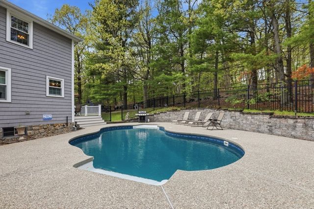 6 Packard Street, Woburn, MA 01801