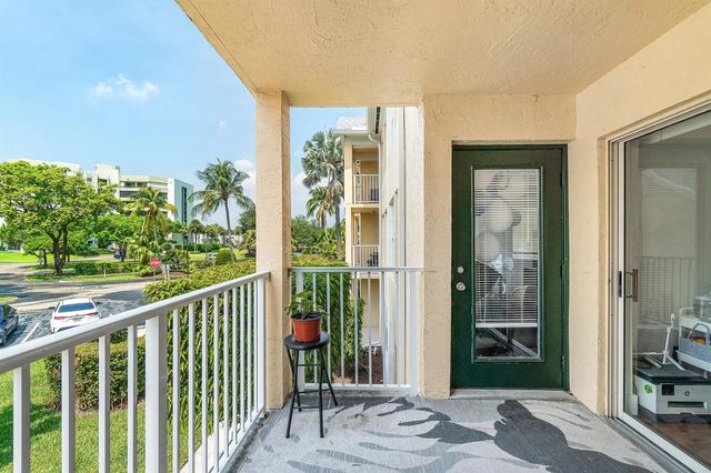 6283 La Costa Drive E, Boca Raton, FL 33433