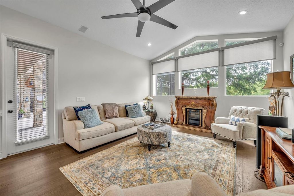 Image 28 of property listing at 13536 SUNSET LAKES CIRCLE, Winter Garden, FL 34787