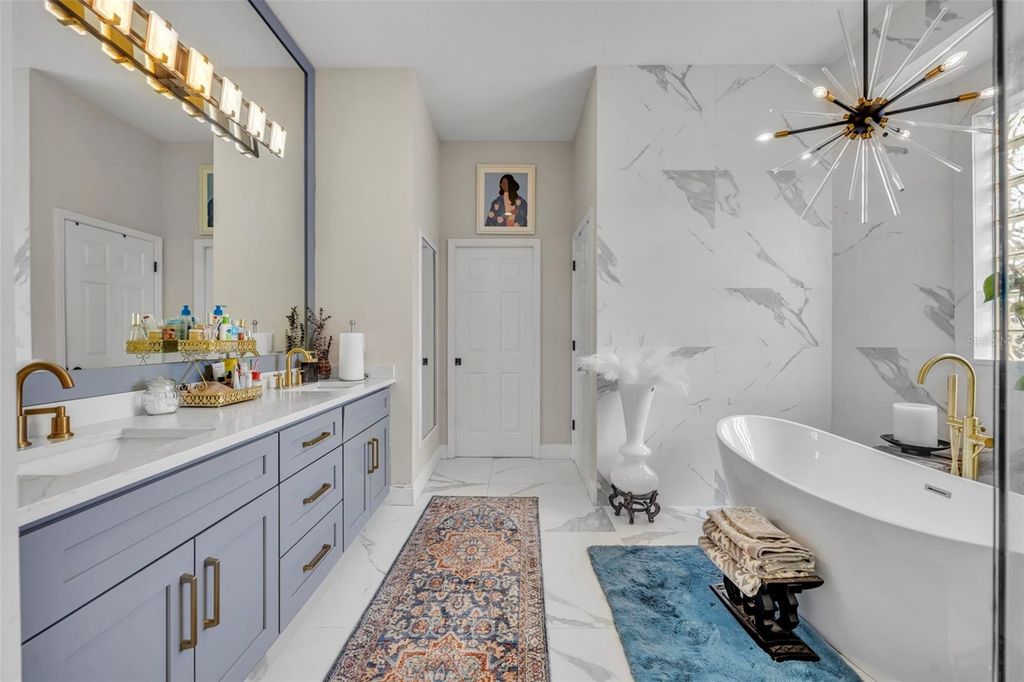 Image 31 of property listing at 13536 SUNSET LAKES CIRCLE, Winter Garden, FL 34787