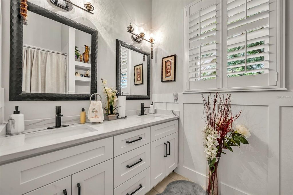 Image 38 of property listing at 13536 SUNSET LAKES CIRCLE, Winter Garden, FL 34787