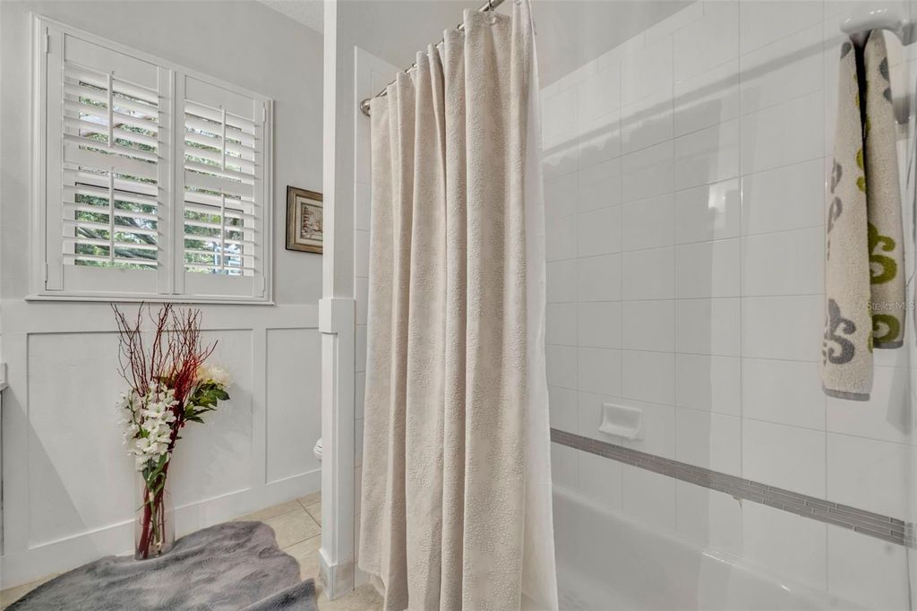 Image 39 of property listing at 13536 SUNSET LAKES CIRCLE, Winter Garden, FL 34787