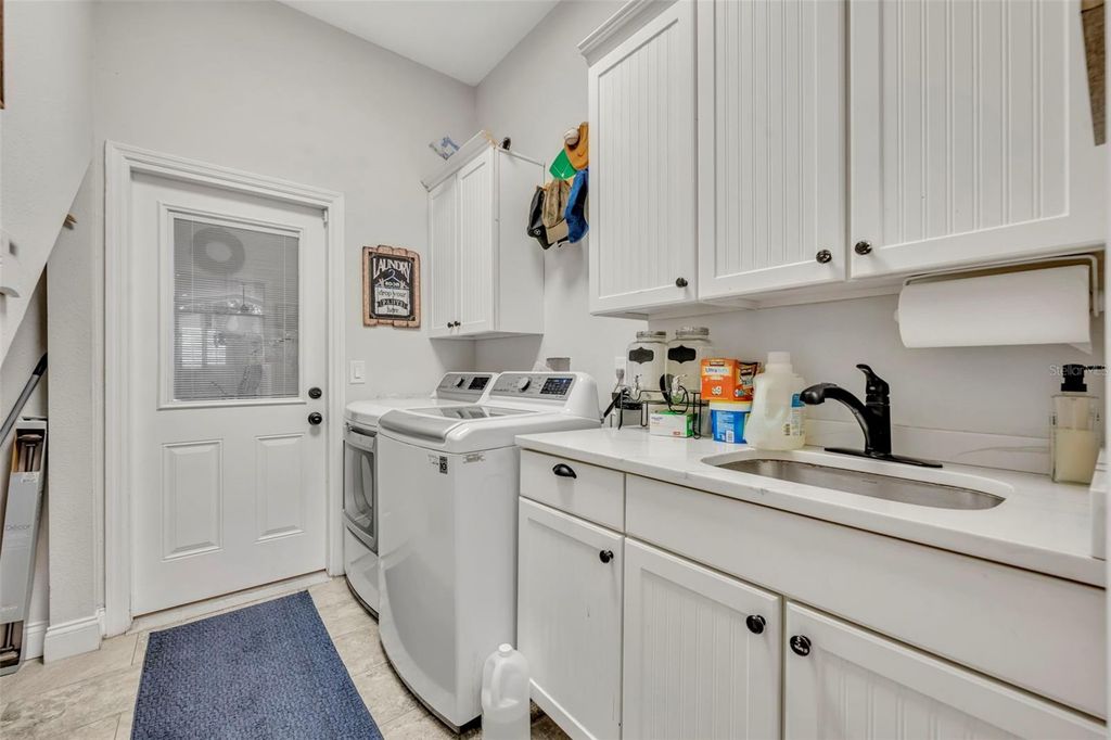 Image 44 of property listing at 13536 SUNSET LAKES CIRCLE, Winter Garden, FL 34787