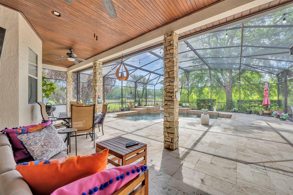 Image 45 of property listing at 13536 SUNSET LAKES CIRCLE, Winter Garden, FL 34787