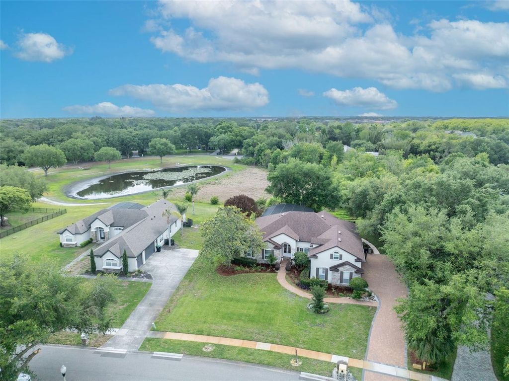 Image 59 of property listing at 13536 SUNSET LAKES CIRCLE, Winter Garden, FL 34787