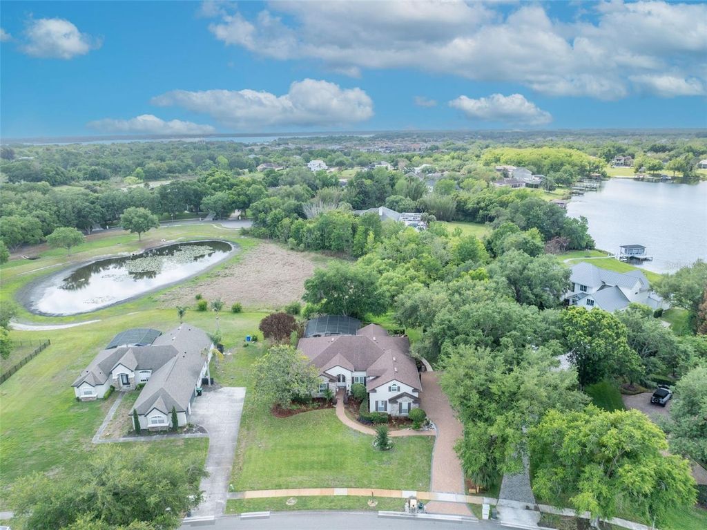 Image 60 of property listing at 13536 SUNSET LAKES CIRCLE, Winter Garden, FL 34787