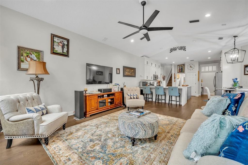 Image 10 of property listing at 13536 SUNSET LAKES CIRCLE, Winter Garden, FL 34787