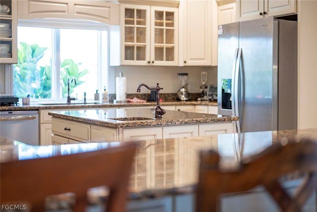 5208 SW 8th CT, Cape Coral, FL 33914