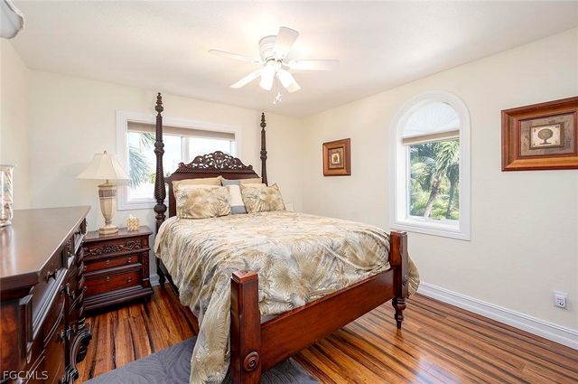 5208 SW 8th CT, Cape Coral, FL 33914