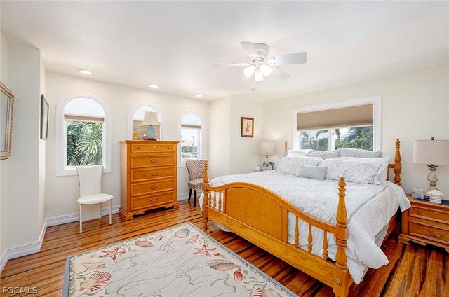 5208 SW 8th CT, Cape Coral, FL 33914