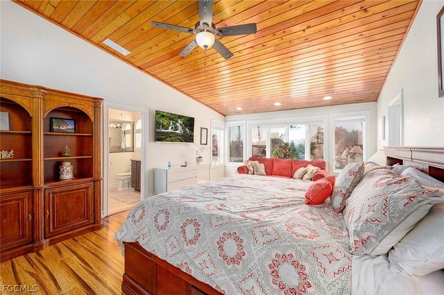 5208 SW 8th CT, Cape Coral, FL 33914