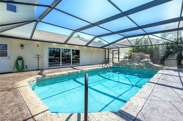 5208 SW 8th CT, Cape Coral, FL 33914