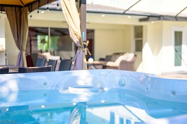 5208 SW 8th CT, Cape Coral, FL 33914