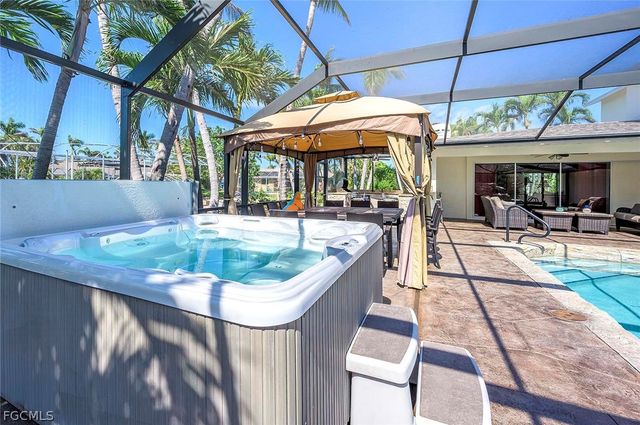 5208 SW 8th CT, Cape Coral, FL 33914