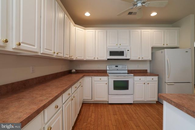30 SILVER LAKE DR, Barnegat, NJ 08005