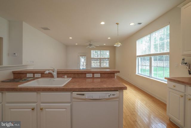 30 SILVER LAKE DR, Barnegat, NJ 08005
