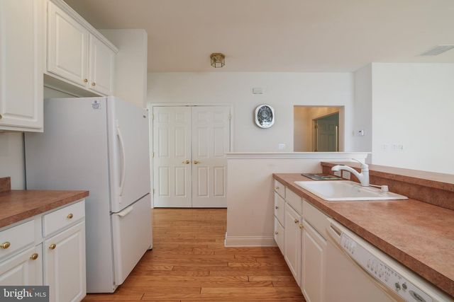 30 SILVER LAKE DR, Barnegat, NJ 08005