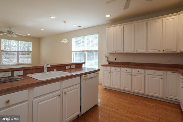 30 SILVER LAKE DR, Barnegat, NJ 08005