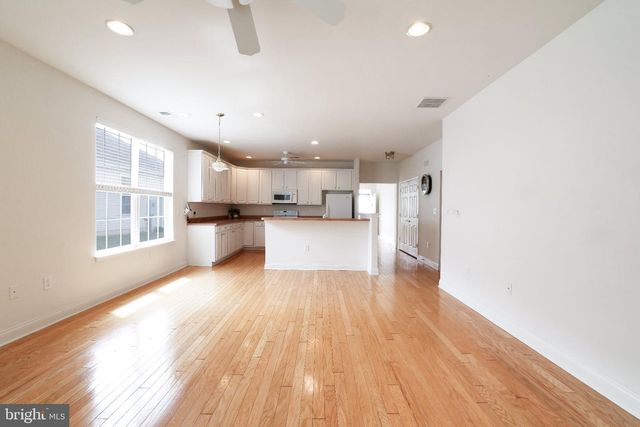 30 SILVER LAKE DR, Barnegat, NJ 08005