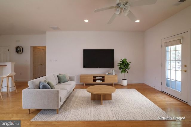 30 SILVER LAKE DR, Barnegat, NJ 08005