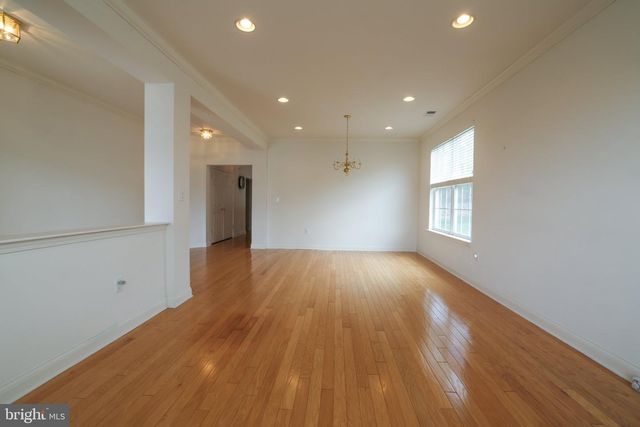 30 SILVER LAKE DR, Barnegat, NJ 08005