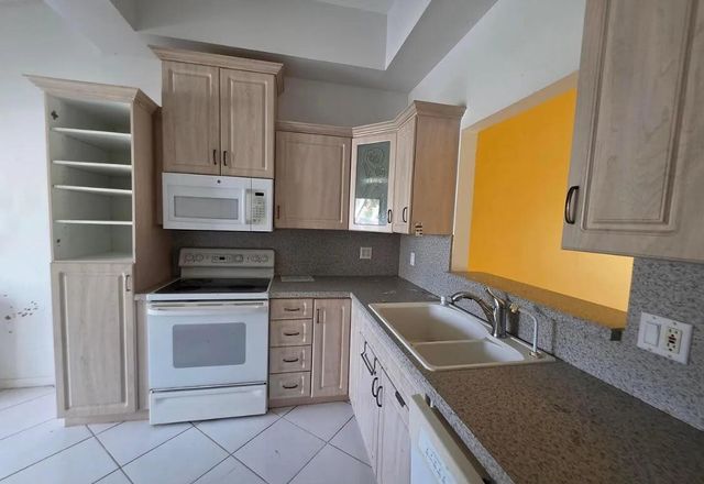 10780 WATERBERRY Drive, Boca Raton, FL 33498