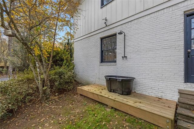 1525 BEND CREEK Court, Atlanta, GA 30338