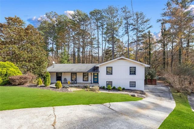 1525 BEND CREEK Court, Atlanta, GA 30338