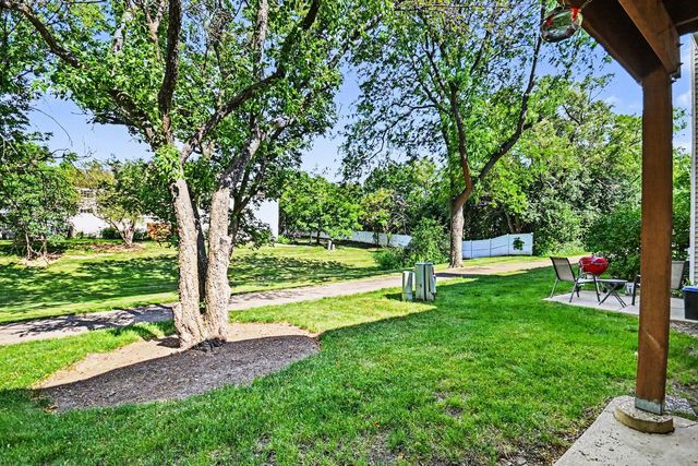 107 Winchester Drive A, Streamwood, IL 60107