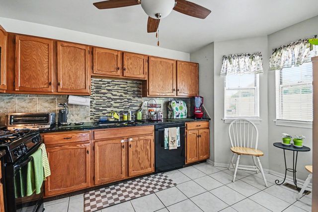107 Winchester Drive A, Streamwood, IL 60107