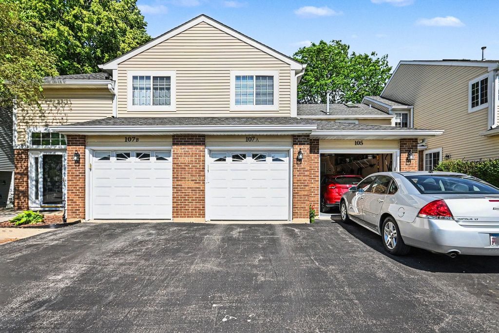 107 Winchester Drive A, Streamwood, IL 60107