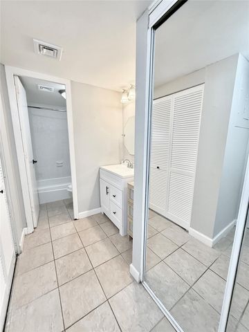 2016 Main Street 2204, Houston, TX 77002