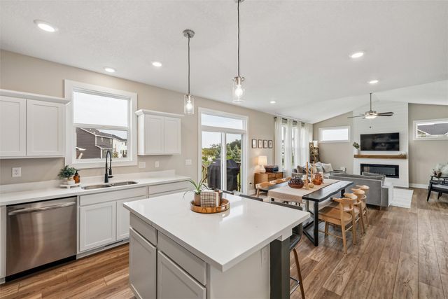 2590 SE Integra Avenue, West Des Moines, IA 50265